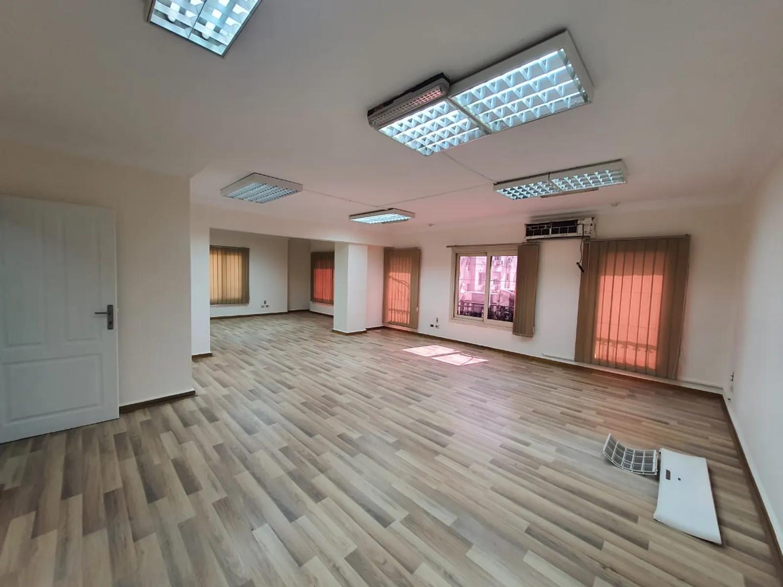 Office spaces For Sale In Maadi Maadi Sarayat Area: 210 m² consists of 4 Bedrooms 2 Bathrooms Semi furnished 5 stars #5565