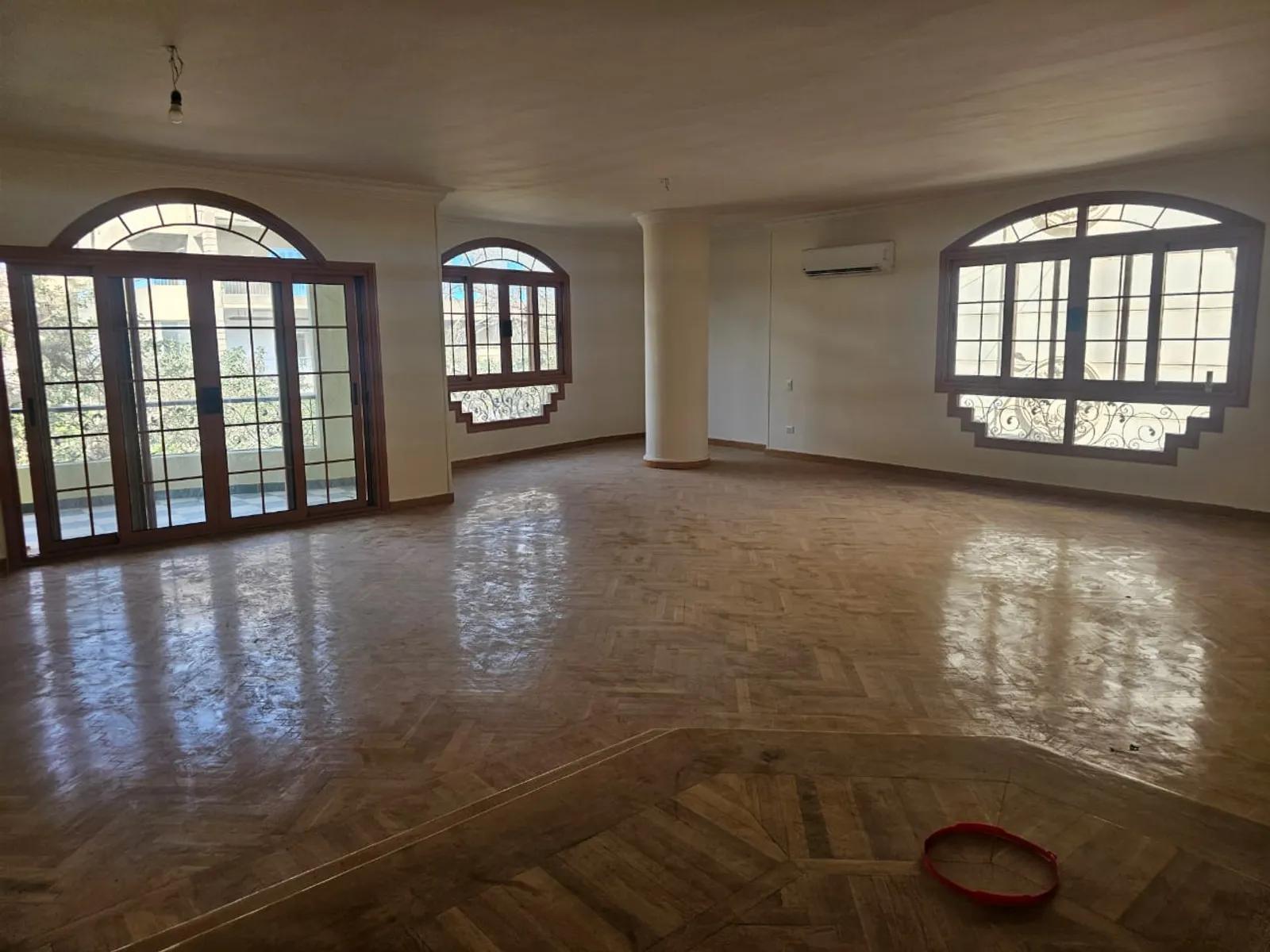 Apartments For Sale In Maadi Maadi Sarayat Area: 280 m² consists of 3 Bedrooms 3 Bathrooms Semi furnished 5 stars #5892