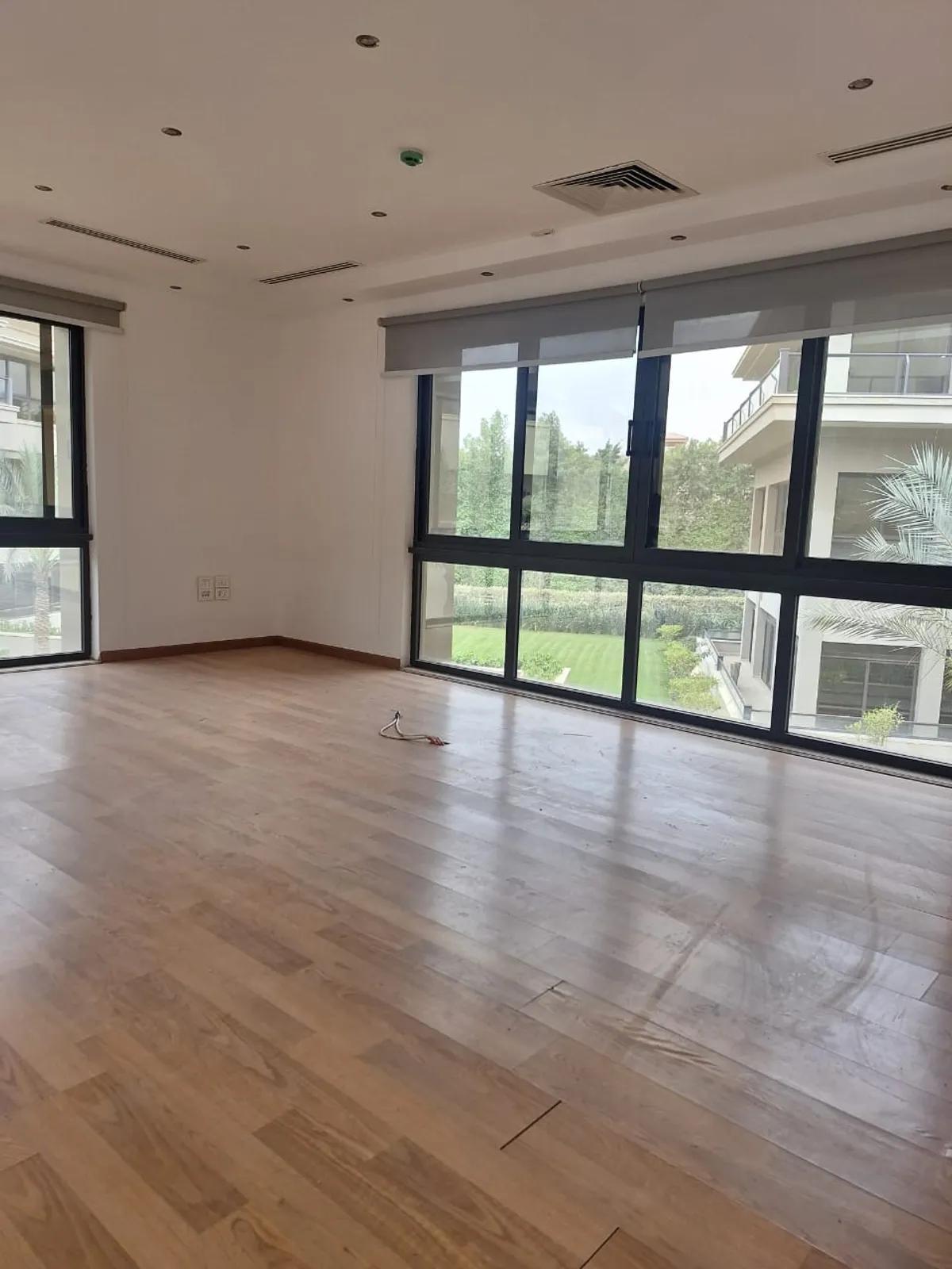 Office spaces For Sale In Katameya katameya Heights Area: 108 m² consists of 3 Bedrooms 2 Bathrooms Semi furnished 5 stars #6009