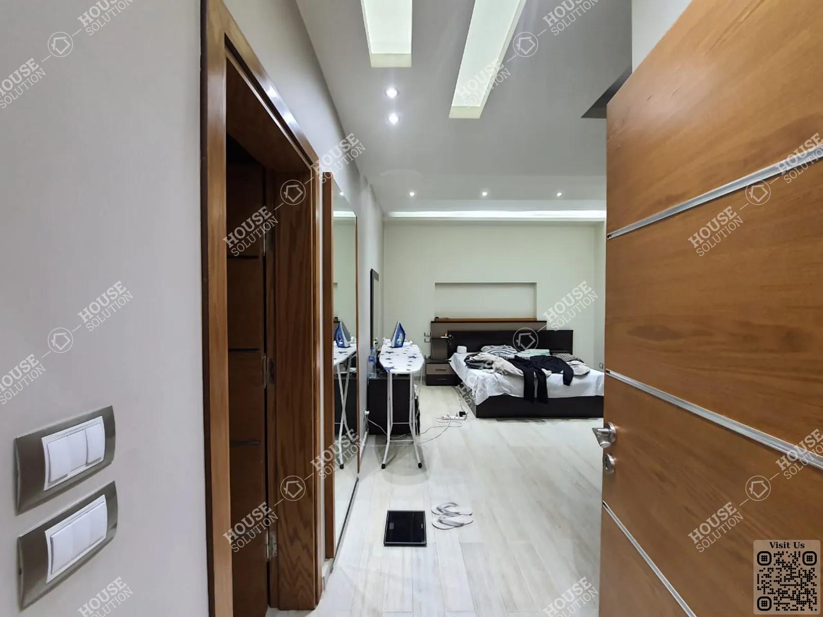 غرفة النوم الرئيسية	 @ ستوديو للإيجار في المعادي سرايات المعادي مساحة: 80 م² تتكون من 1 غرفة 2 حمام مفروش مودرن 5 نجوم #2544-1