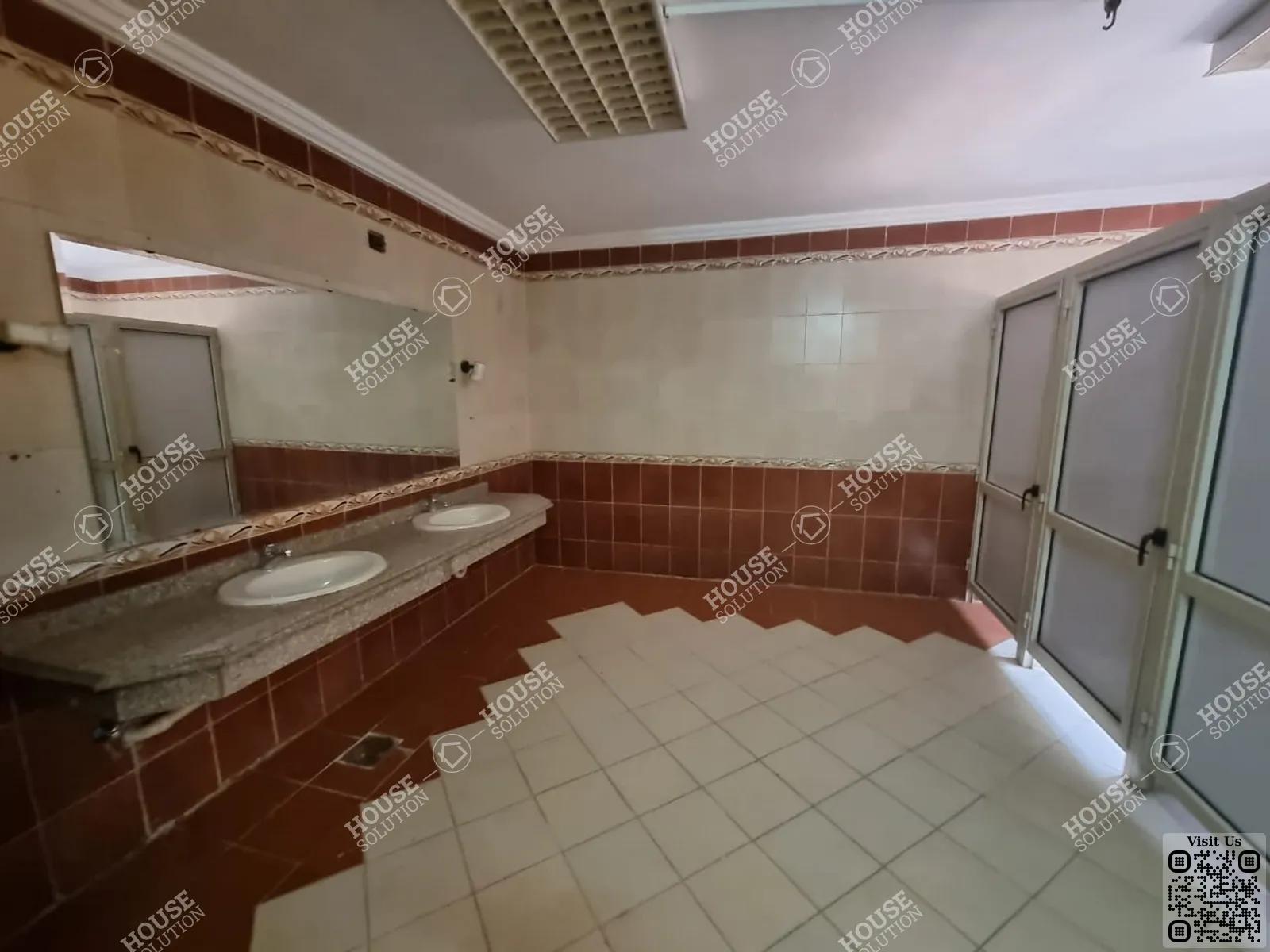 BATHROOM  @ Office spaces For Rent In Maadi Maadi Sarayat Area: 700 m² consists of 8 Bedrooms 2 Bathrooms Semi furnished 5 stars #5074-1