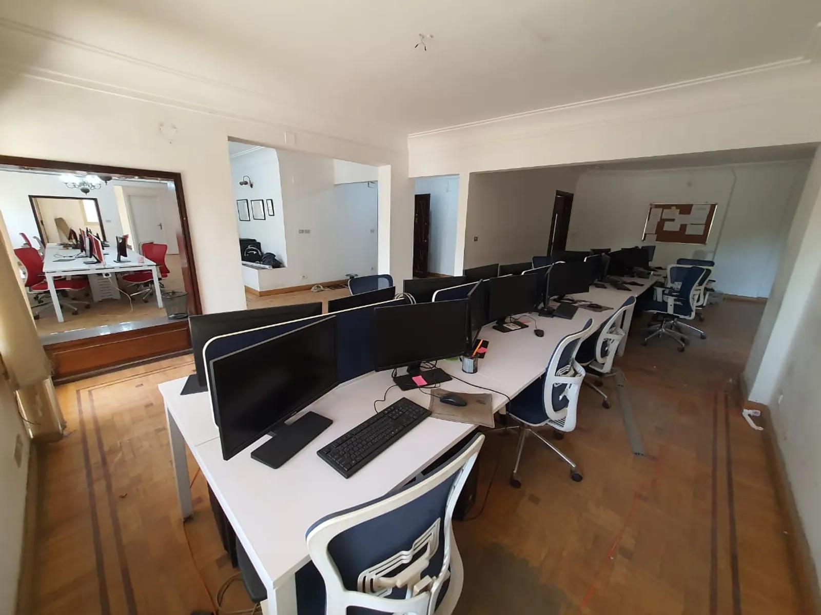 Office spaces For Sale In Maadi Maadi Sarayat Area: 600 m² consists of 6 Bedrooms 4 Bathrooms Semi furnished 5 stars #5526