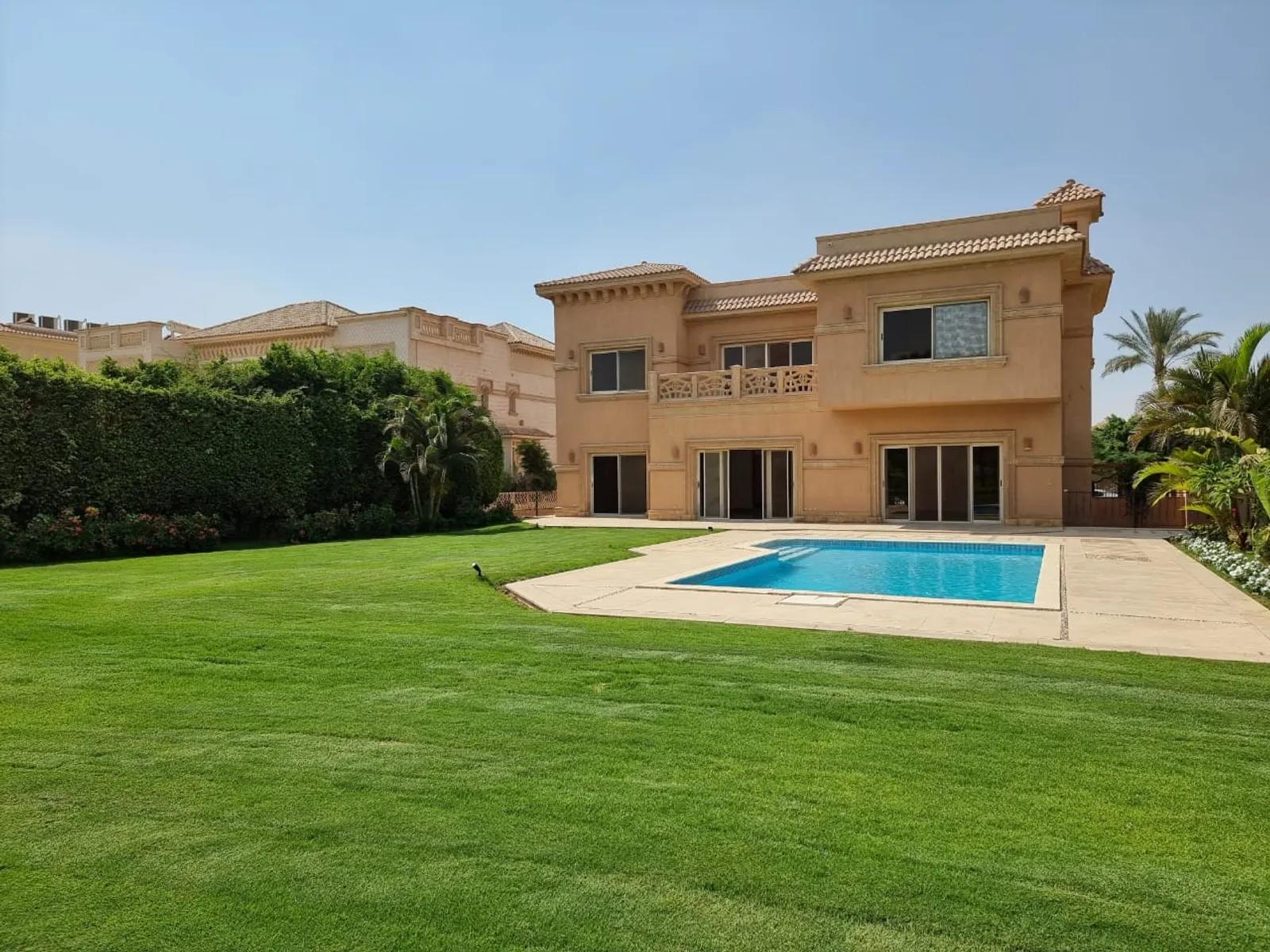 Villas For Sale In New Cairo Katameya Dunes Area: 850 m² consists of 6 Bedrooms 8 Bathrooms Semi furnished 5 stars #5593