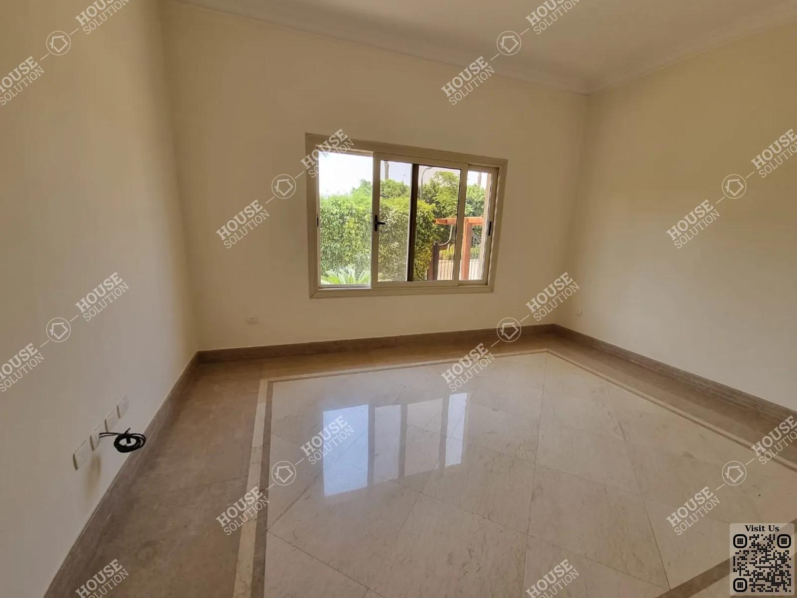 FIRST BEDROOM  @ Villas For Rent In New Cairo Katameya Dunes Area: 850 m² consists of 6 Bedrooms 8 Bathrooms Semi furnished 5 stars #5593-2